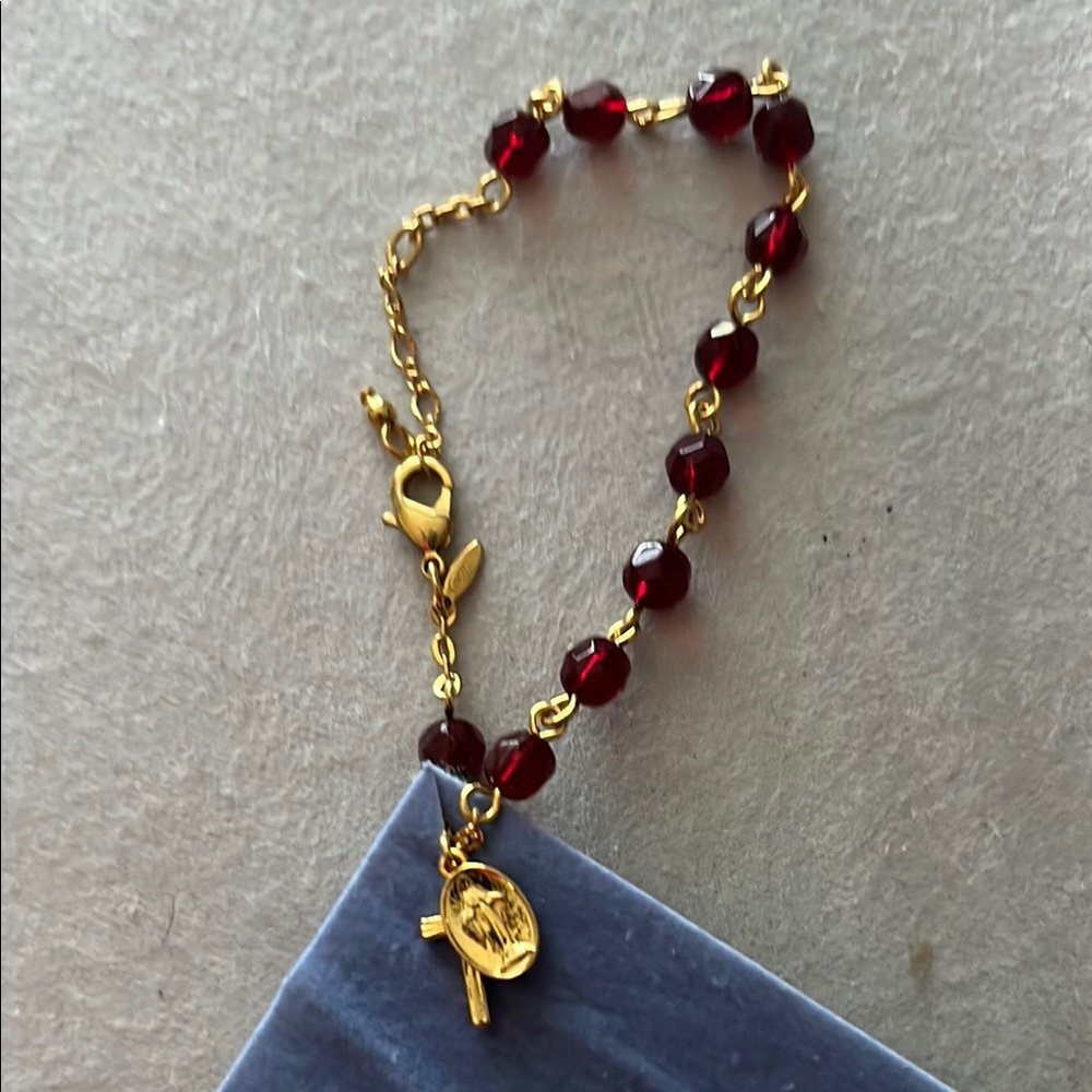 Elegant Gold and Red Beaded Bracelet